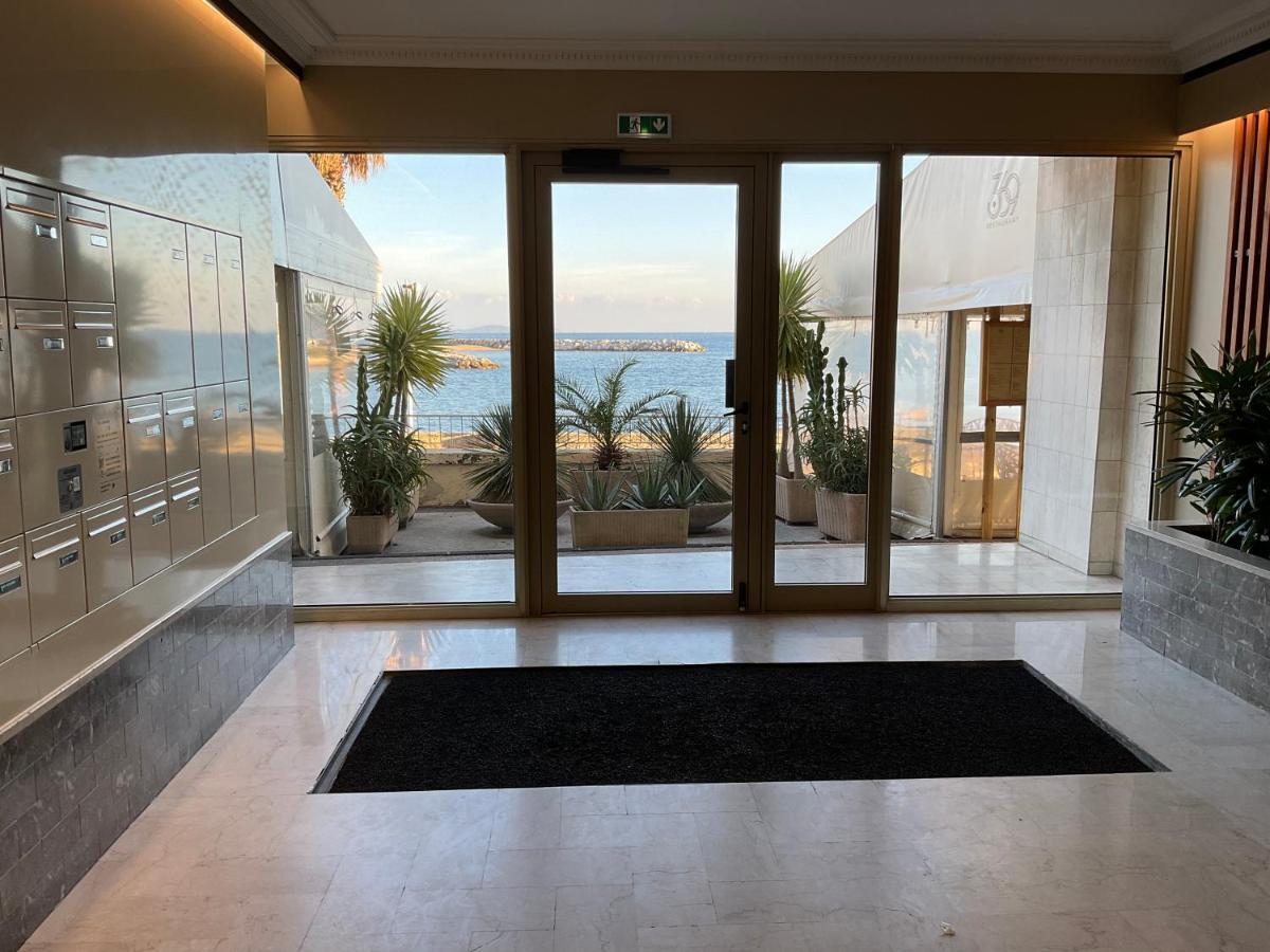 Somptueux Appartement Face A La Mer Toulon Exterior photo