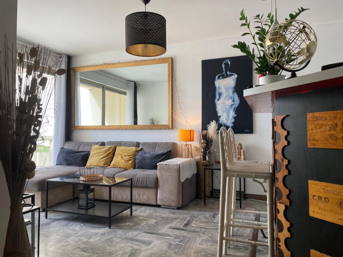 Somptueux Appartement Face A La Mer Toulon Exterior photo